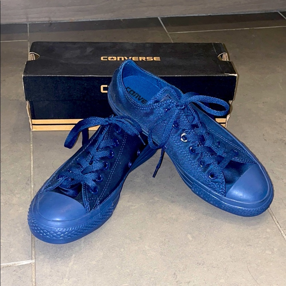 Low Top Midnight Blue Converse 💙
